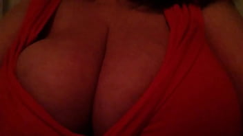 Sneak Peak Of My Boobies thumbnail
