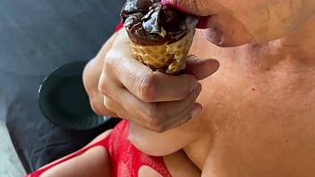 Femdom foodfetish swallow sperm with ise cream