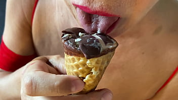 Femdom foodfetish swallow sperm with ise cream