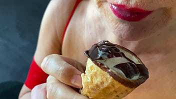 Femdom Foodfetish Swallow Sperm With Ise Cream thumbnail