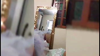 Gostosinha é flagrada em momentos de putaria