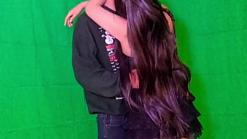 Sesion de fotos que termina en casting porno le propuse a una morra mexicana gotica hacer un videito luego de la sesion de fotos y aceptó incluso me pidio que terminara adentro