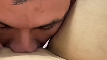 Comi a minha vizinha escondido