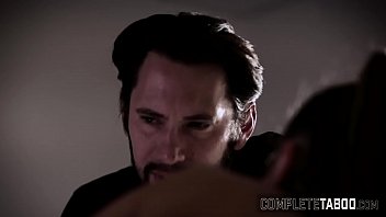 Teen slut gets fingered