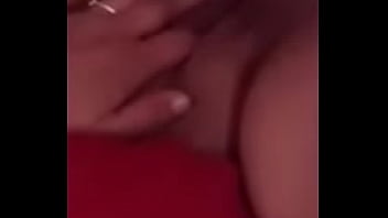 Ex girlfriend fingers herself on cam