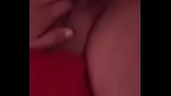 Ex girlfriend fingers herself on cam