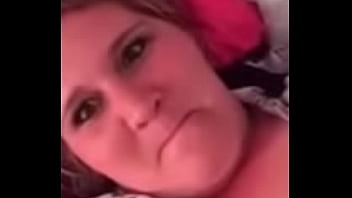 Ex girlfriend fingers herself on cam