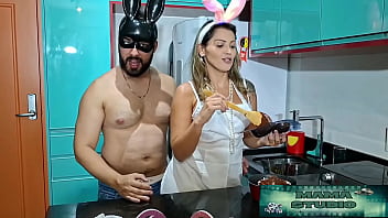 Mama studio páscoa especial com a mama ganhei um ovo de páscoa e ele uma chupada e buceta grátis