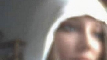 Teeny girl masturbating on webcam