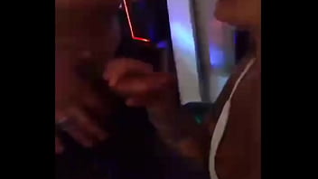 Ruiva Casada Sai Com Sua Amiga Blonde Liberal E As Duas Apronta Todas Eles Foram Numa Festa E Depois Na Casa De Swing thumbnail