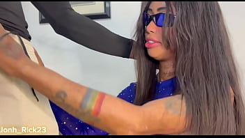 Botei a minha prima pra mamar e ela sentou gostoso na minha rola