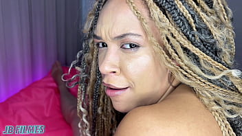 Duas lesbicas se deliciando na rola de um negão