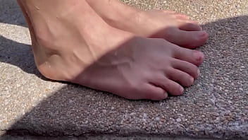 Feet feet feeeeeeeet