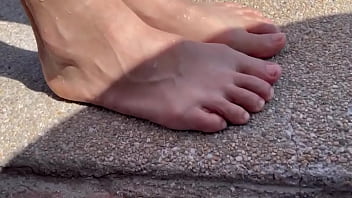 Feet feet feeeeeeeet