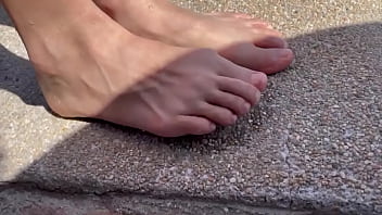 Feet feet feeeeeeeet