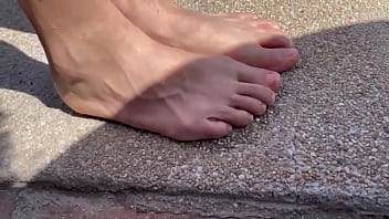 Feet feet feeeeeeeet