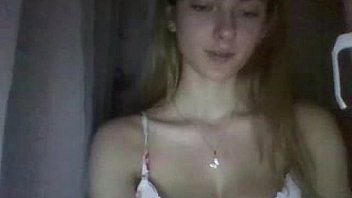 Blonde bunny reveals her tits