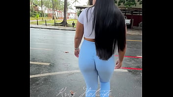 Caminhada matinal para quem ama conteúdos com legging e roupas coladas meu vip está cheinho de vídeos e fotos com minhas roupinhas sensuais de academia