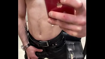 #kinkysirius make fresh haircut and after that was barber’s blowjob in leather