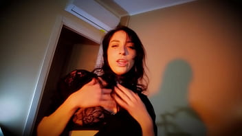 Striptease di nemesi dalla clip il disabile insicuro e l'assistente procellona