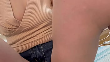 オイルマッサージしてたらどんどん手がおまんこに伸びてそのままオナニーしてしまってイキまくりました