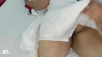 Me gusta que mi hijastro me graba mientras se come mi gran culo para despues mirarlo cuando el idiota de su padrastro no este en casa