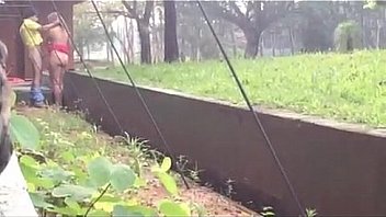 Casal fodendo no campus