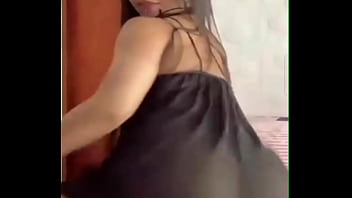 Você dança como aquela surra na bunda