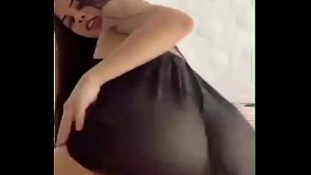 Você dança como aquela surra na bunda