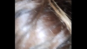 Depois da ruiva chupar muita pica no swing ela leva gozada do marido