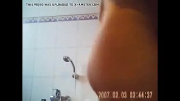 Stieftochter zeigt ihre enge teenyfotze