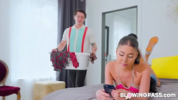 Ryder Rey Makes Her Stepmom's New Boyfriend Do Her Laundryin Exchange She Is Offering Him Blowjobthe Guy Took The Basket As She Starts Deepthroating thumbnail