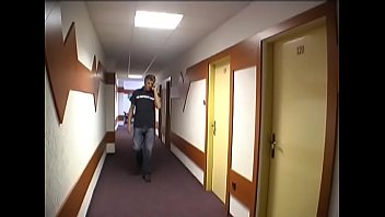 Seductive minx gets ready to cum at last