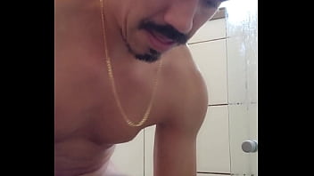 Penheta sozinho em casa