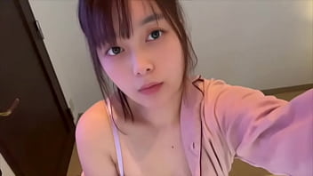 【女子大生のルーティン】 朝起きてパジャマでオナニーしたら甘い液でてきちゃいました。