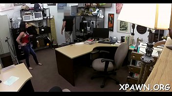 Non professional is tricked by man