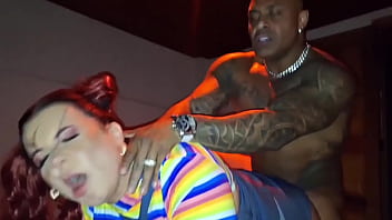 Mamei a rola grossa do macho preto e levei muita rola na balada