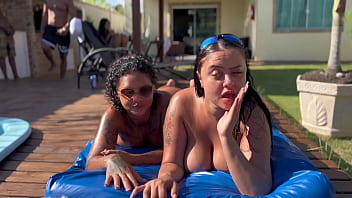 Chamei as meninas do do job para fazer uma resenha na minha casa de praia e olha a putaria q deu