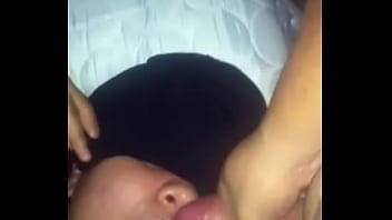 Mulher Tomando Porra Na Boca thumbnail