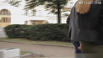 Busty teen schlucken