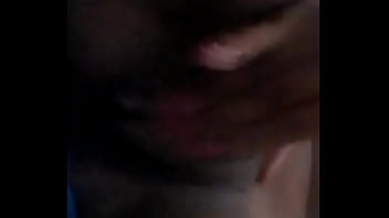 Morena safada se masturbando pro amigo