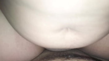 Me encanta clavarme en este enorme pene quiero que se corra dentro de mi Me encanta clavarme en este enorme pene quiero que se corra dentro de mi