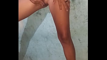 Le acabo de pedir al mejor amigo de mi esposo que folle mientras lo espera Le acabo de pedir al mejor amigo de mi esposo que folle mientras lo espera