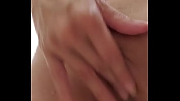 Quick finger in the pussy