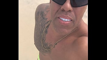 Känd svart man från copacabana åker till ukraina för att träffa utländska kvinnor