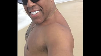 Känd svart man från copacabana åker till ukraina för att träffa utländska kvinnor