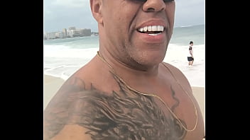 Känd svart man från copacabana åker till ukraina för att träffa utländska kvinnor