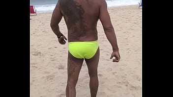 Känd svart man från copacabana åker till ukraina för att träffa utländska kvinnor