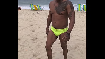 Känd svart man från copacabana åker till ukraina för att träffa utländska kvinnor