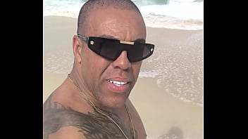 Känd svart man från copacabana åker till ukraina för att träffa utländska kvinnor